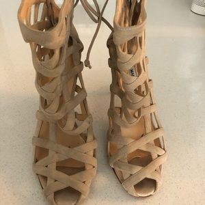 Manolo Blahnik beige sandals